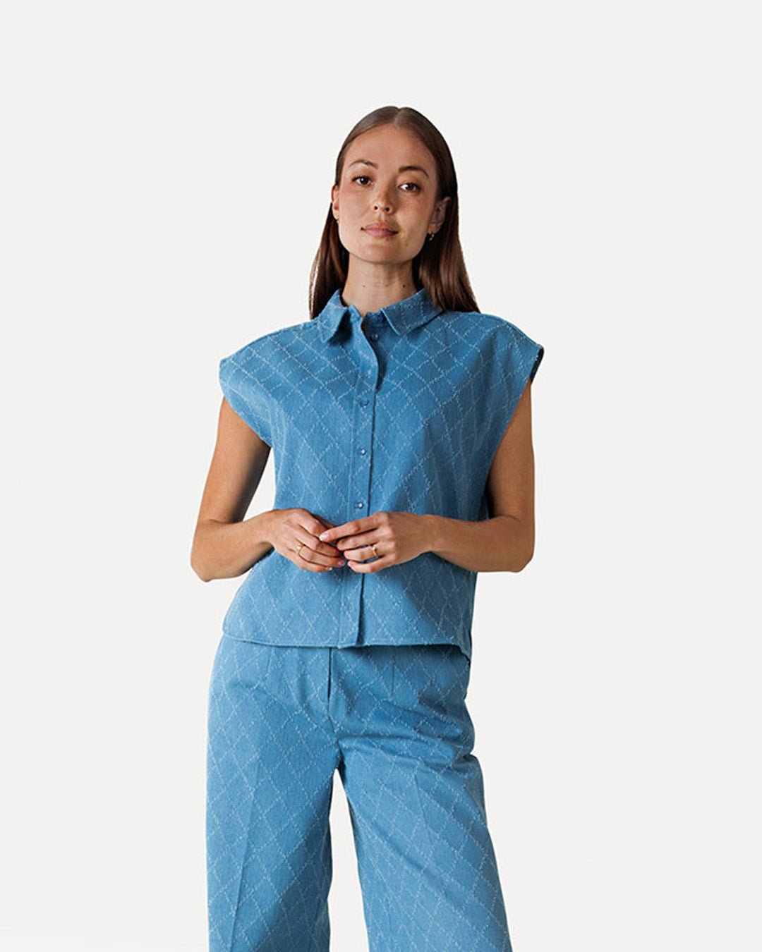 Benoite shirt - Another - Label